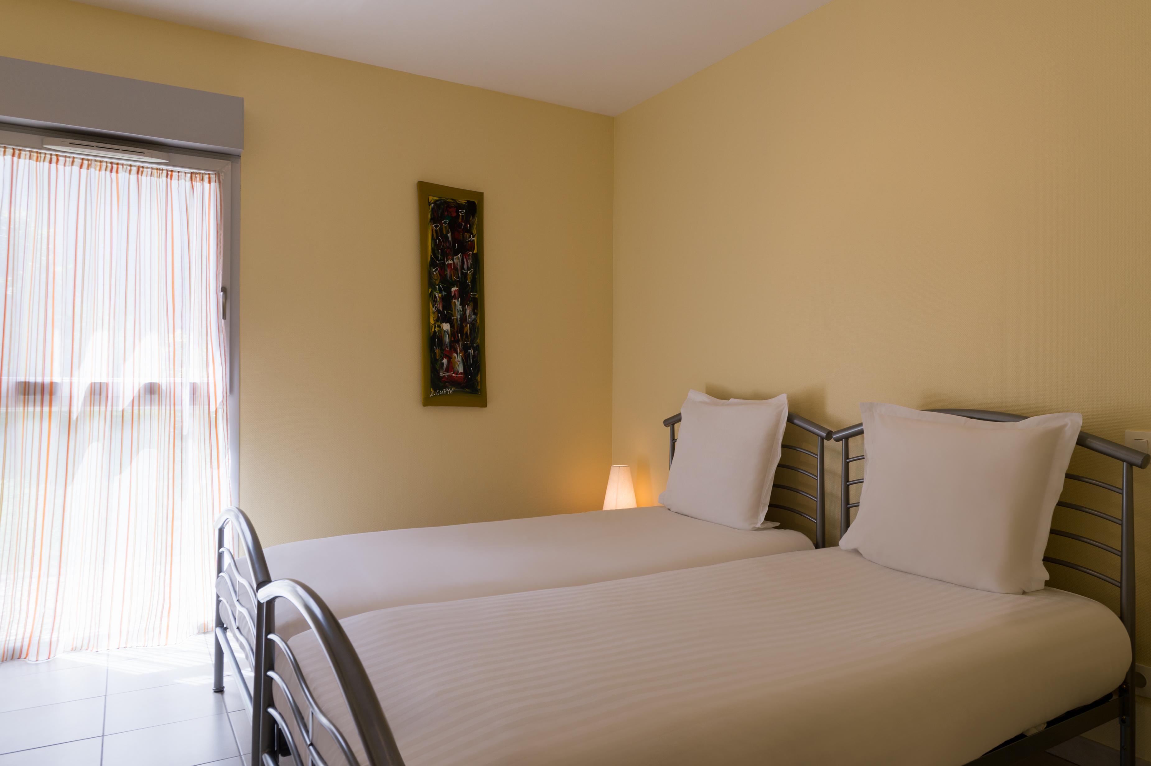 Hotel The Originals Pic Epeiche مونتبازون المظهر الخارجي الصورة